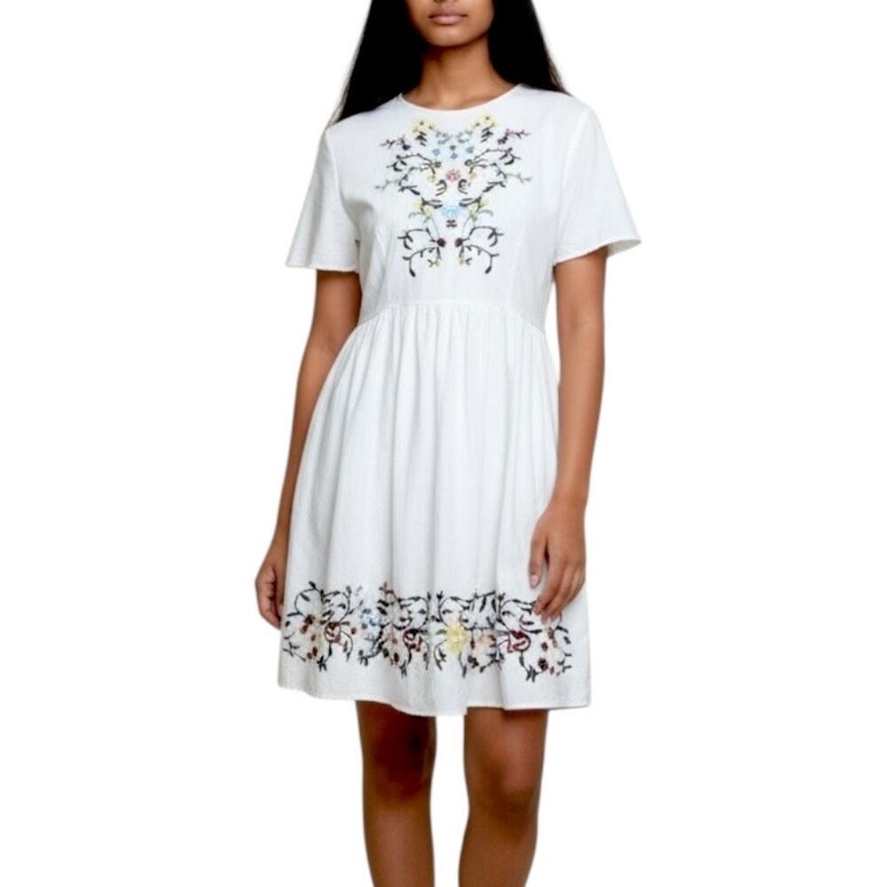 Floral Embroidered A-line Dress Flutter Sleeves White Multi Women’s Size Medium